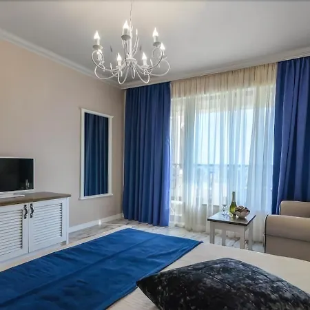 Sunny Castle Hotel 4*