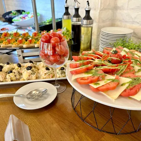 Sunny Castle كرانيفو