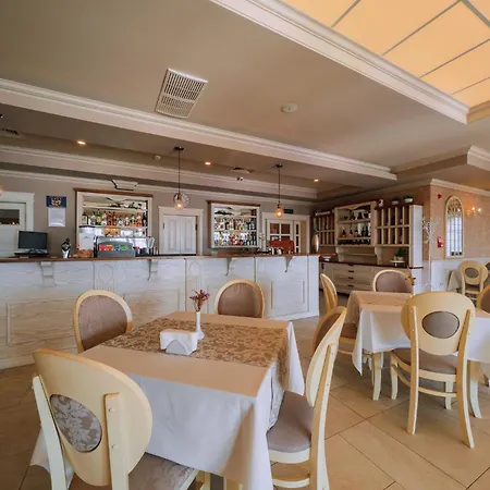 Sunny Castle Отель