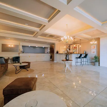 Sunny Castle Отель 4*