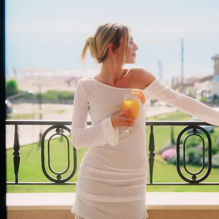 Отель Sunny Castle 4*