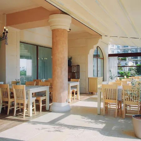 Отель Sunny Castle 4*