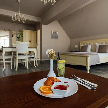 Sunny Castle Hotel