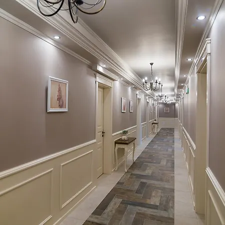 Sunny Castle كرانيفو