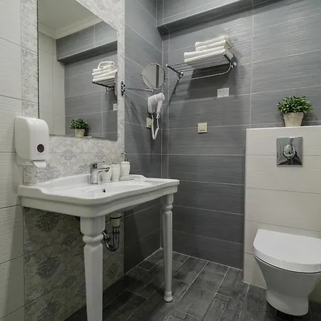 Sunny Castle فندق كرانيفو