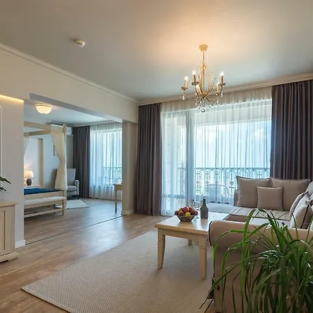 Sunny Castle Hotel 4*