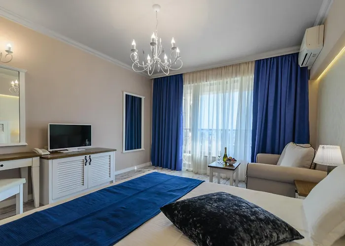 Sunny Castle Hotel 4*